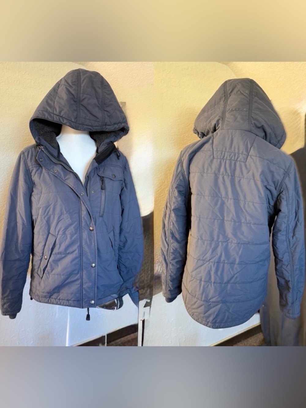 CARHARTT Women’s Size Medium Quilted Hooded Winter Jacket - Gray/Bluish Color